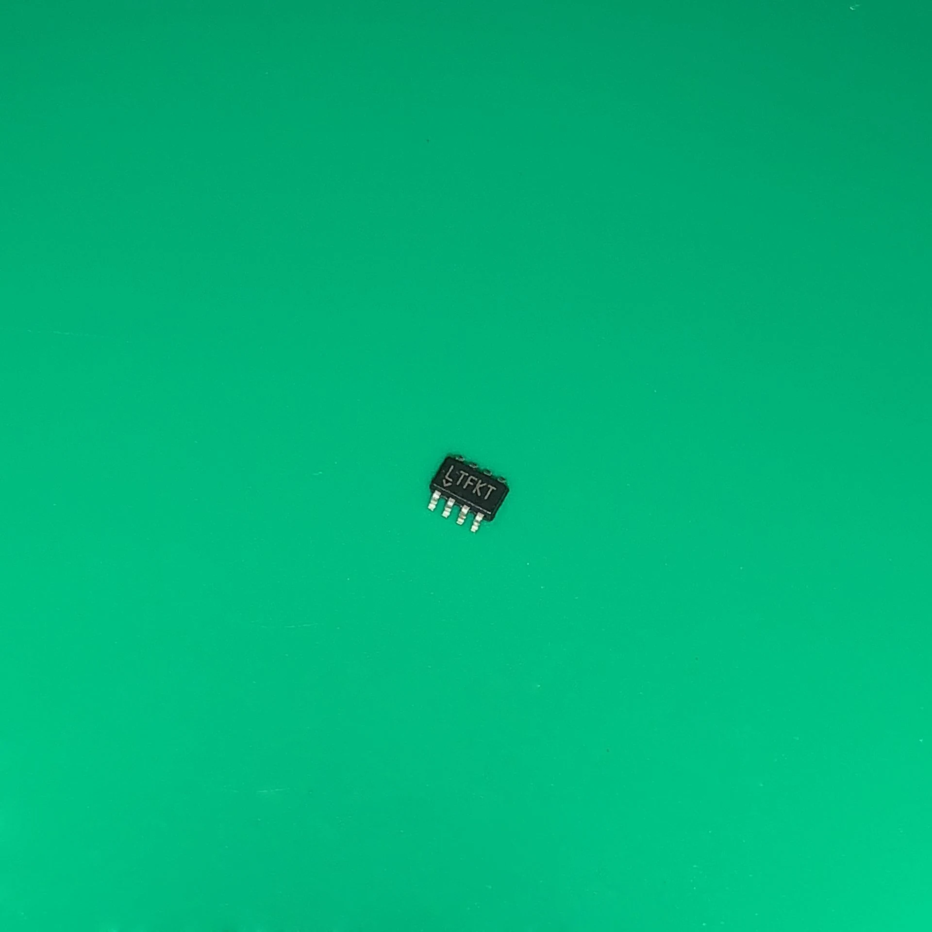 3 шт./лот LTC4365CTS8 SOT23-8 LTC4365 CTS8 IC перенапряжение PROT TSOT23 LTFKT LTC4365CTS8 # PBF LTC4365CTS8 # TRPBF LTC 4365CTS8 4365
3 шт./лот LTC4365CTS8 SOT23-8 LTC4365 CTS8 IC перенапряжение PROT TSOT23 LTFKT LTC4365CTS8 # PBF LTC4365CTS8 # TRPBF LTC 4365CTS8 4365