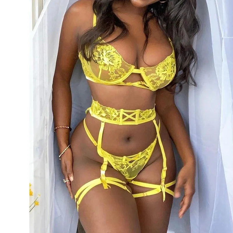 Exotic Women's Underwear Transparent Bra Sensual Lingerie 3 Piece Set Sexy Lace Brief Sets Hollow Bilizna Langerie 
Exotic Women's Underwear Transparent Bra Sensual Lingerie 3 Piece Set Sexy Lace Brief Sets Hollow Bilizna Langerie