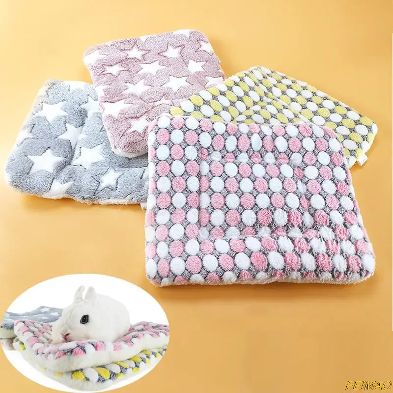 Бархатная теплая подстилка для домашних животных в виде хомяка
Бархатная теплая подстилка для домашних животных в виде хомяка