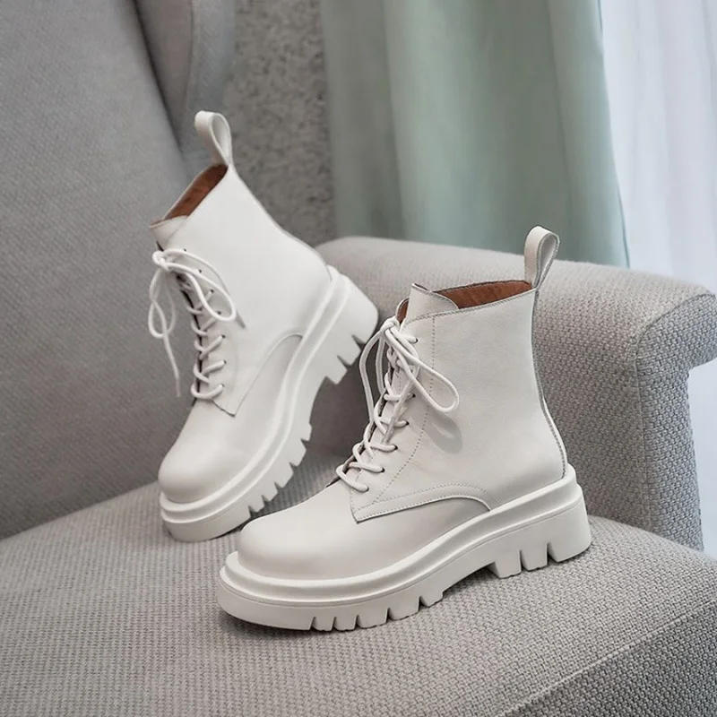New Size 34-43 2021 Woman Real Leather Ankle Boots Fashion Shoes Woman Short Winter Warm Boots Platform Heel Footwear
New Size 34-43 2021 Woman Real Leather Ankle Boots Fashion Shoes Woman Short Winter Warm Boots Platform Heel Footwear