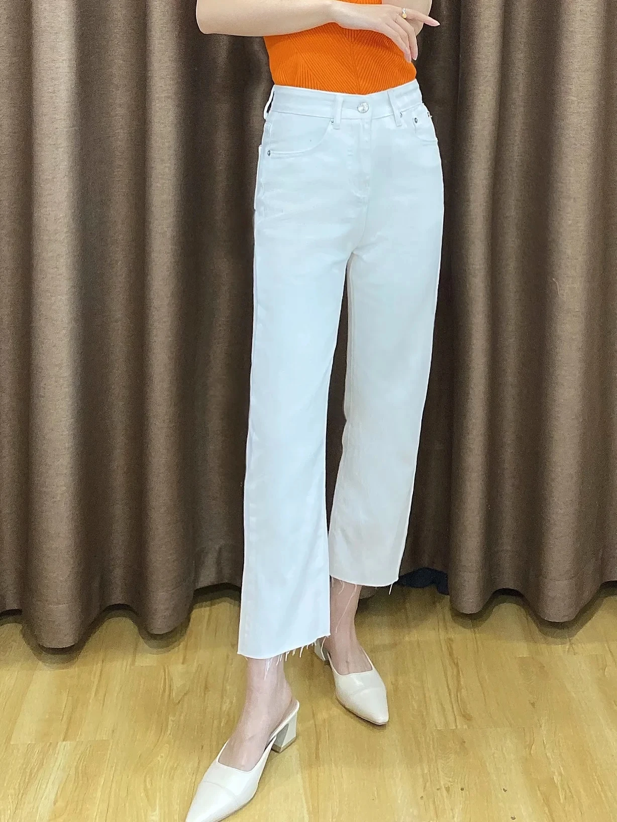 Withered England Style High Street Vintage Mom Jeans Woman High Waist Jeans Solid White Burrs Jeans Boyfriend Jeans For Women
Withered England Style High Street Vintage Mom Jeans Woman High Waist Jeans Solid White Burrs Jeans Boyfriend Jeans For Women