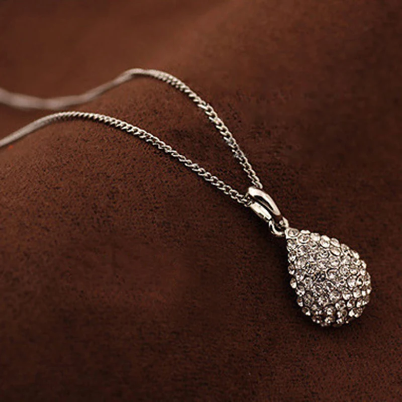 Ladies Water Drop Necklace Full Diamond Necklace Fashion Carved Rhinestone Pendant First Elegant Luxury Jewelry Accessories Gift
Ladies Water Drop Necklace Full Diamond Necklace Fashion Carved Rhinestone Pendant First Elegant Luxury Jewelry Accessories Gift