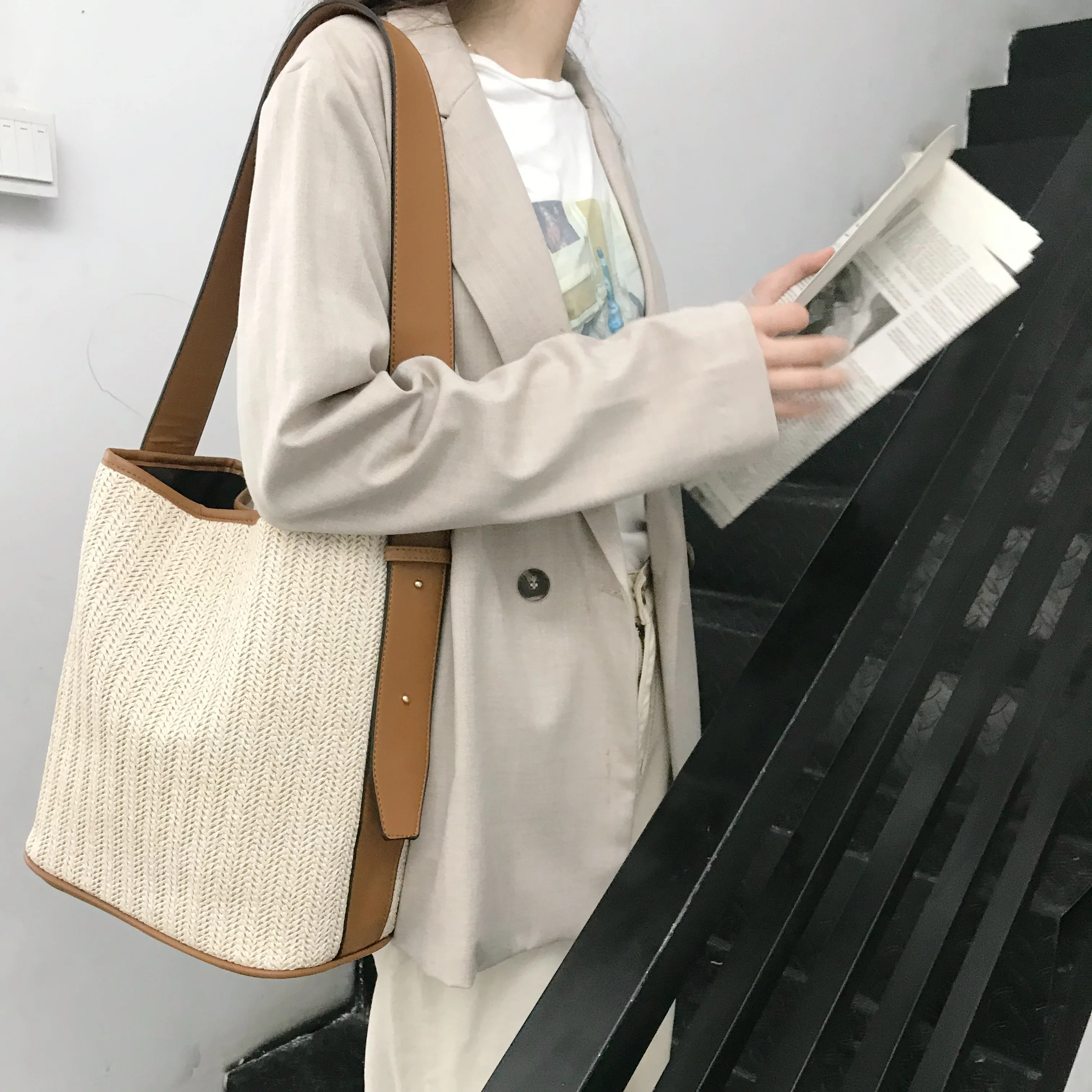 2019 New Women Summer Straw Weave Shoulder Crossbody Shopping Beach Holiday Bag Lady Weaving Casual Bucket Handbag Girls
2019 New Women Summer Straw Weave Shoulder Crossbody Shopping Beach Holiday Bag Lady Weaving Casual Bucket Handbag Girls