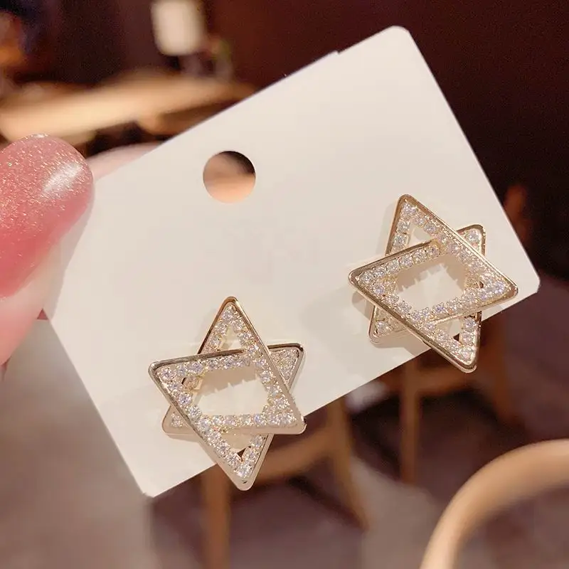 2.3cm Shinning Zircon Star Stud Earrings For Women Classic New Earings Jewelry Wholesale
2.3cm Shinning Zircon Star Stud Earrings For Women Classic New Earings Jewelry Wholesale