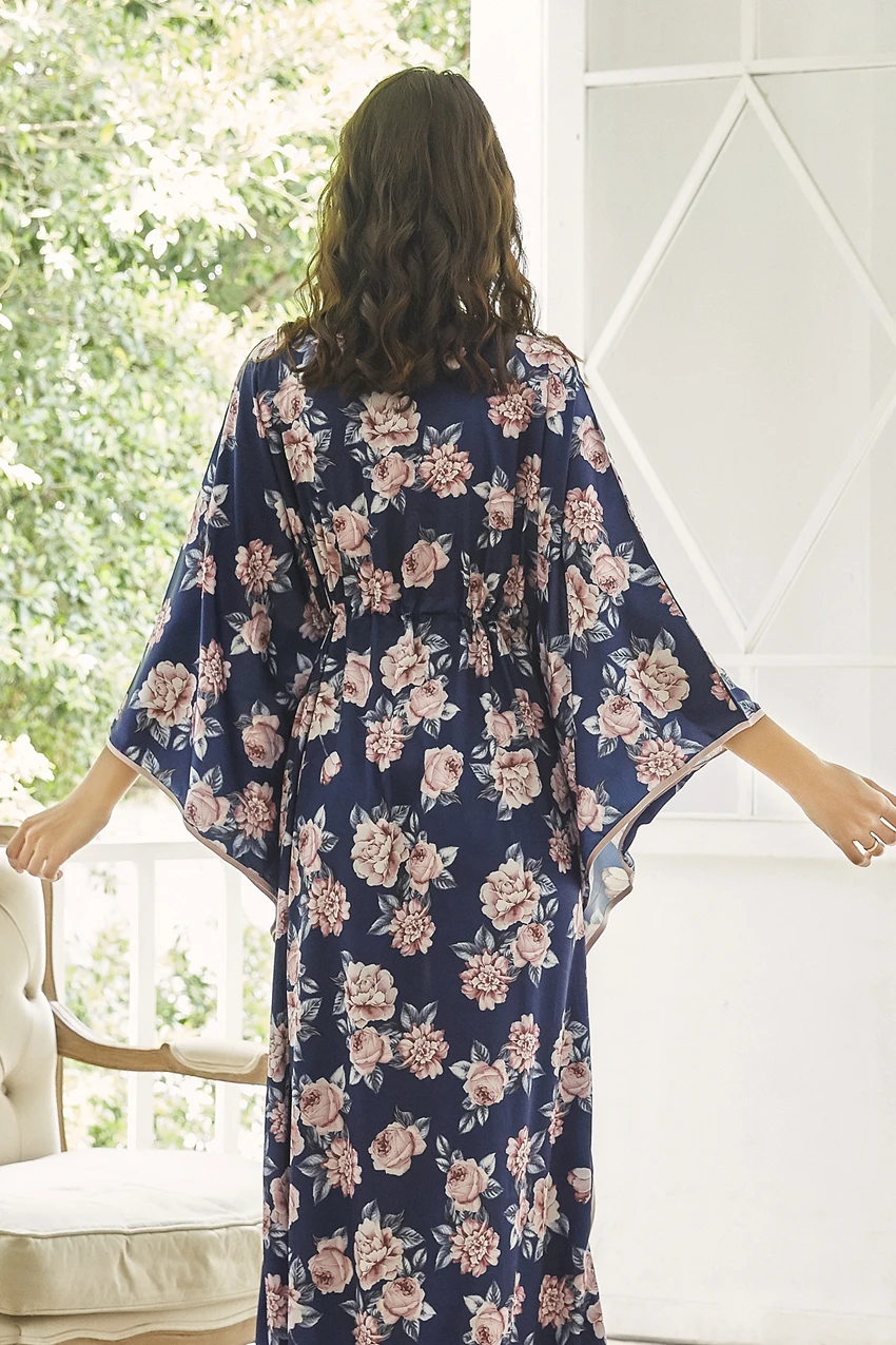 Nightgown Loose Dress Lady Fashion Long Dress Satin Nightgown for pregnant women 
Nightgown Loose Dress Lady Fashion Long Dress Satin Nightgown for pregnant women