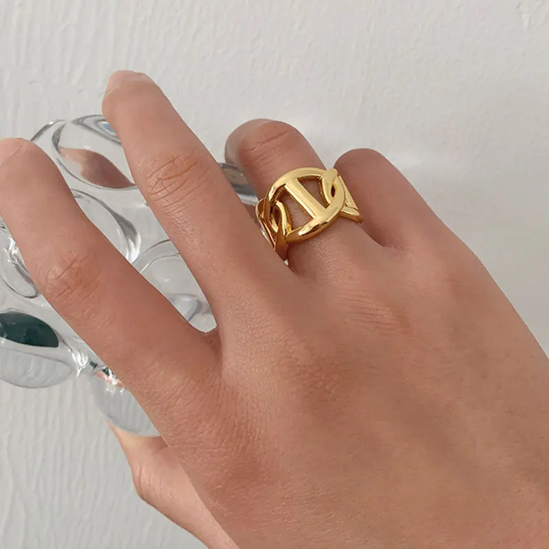 2021 New Interlocking Curve Intersection Single Layer Multi-Layer Pig Nose Shape Ring For Women Men Party Jewelry Gifts 
2021 New Interlocking Curve Intersection Single Layer Multi-Layer Pig Nose Shape Ring For Women Men Party Jewelry Gifts