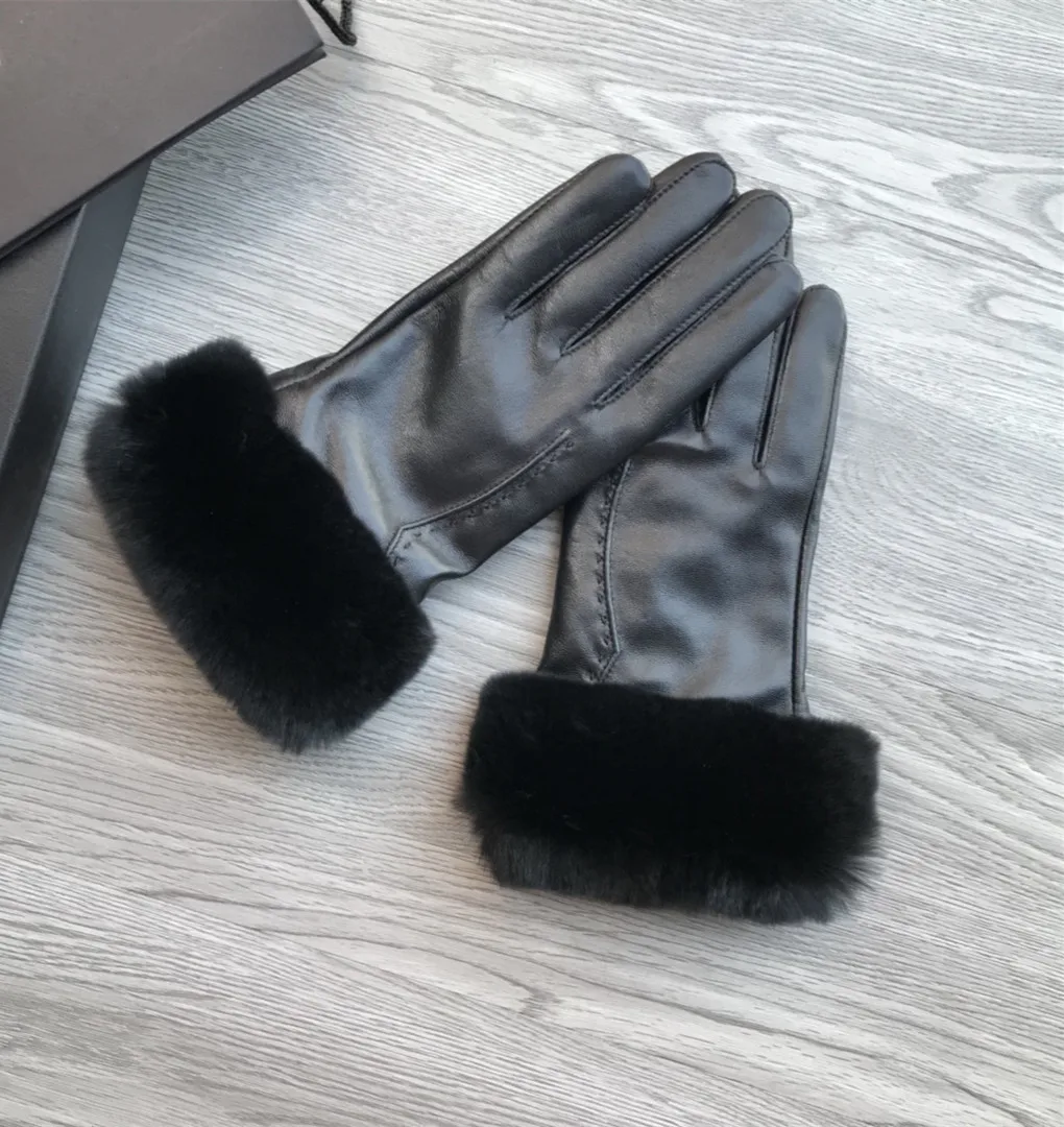 Touch screen gloves.sheepskin,leather,winter,cashmere inner,rabbit hair.the best gift for family and friends
Touch screen gloves.sheepskin,leather,winter,cashmere inner,rabbit hair.the best gift for family and friends