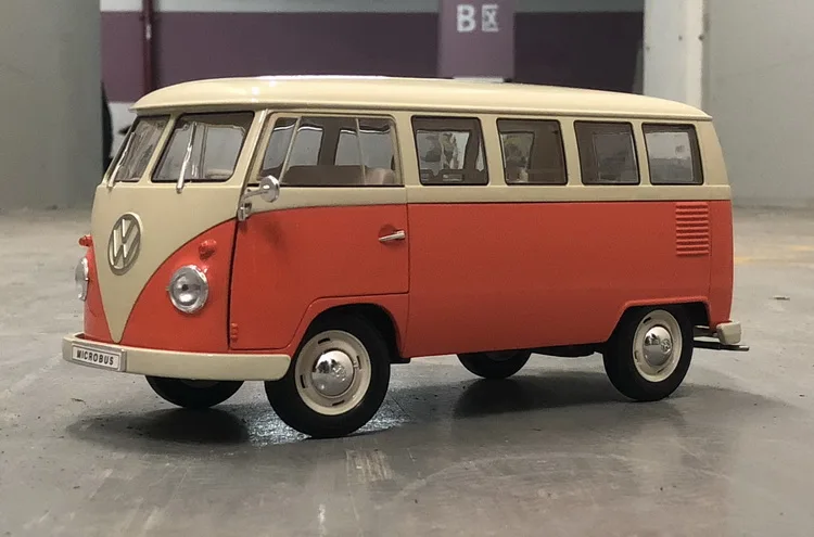 1:18 FX Volkswagen T1 Samba Samba Van 1962 truck retro car model car model, collectibles, gifts, souvenirs
1:18 FX Volkswagen T1 Samba Samba Van 1962 truck retro car model car model, collectibles, gifts, souvenirs