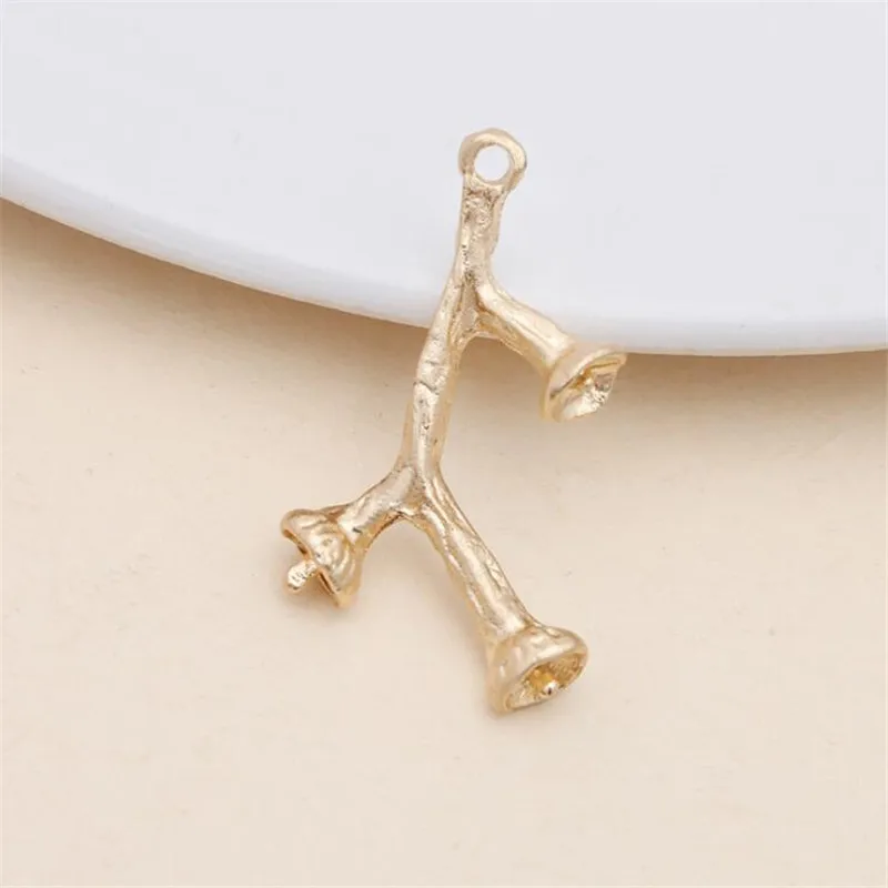 SIXTY TOWFISH 30 Pieces DIY Jewelry Accessories 14*25mm Alloy Ancient Retro Style Materials Can Be Set With Pearl Charms
SIXTY TOWFISH 30 Pieces DIY Jewelry Accessories 14*25mm Alloy Ancient Retro Style Materials Can Be Set With Pearl Charms
