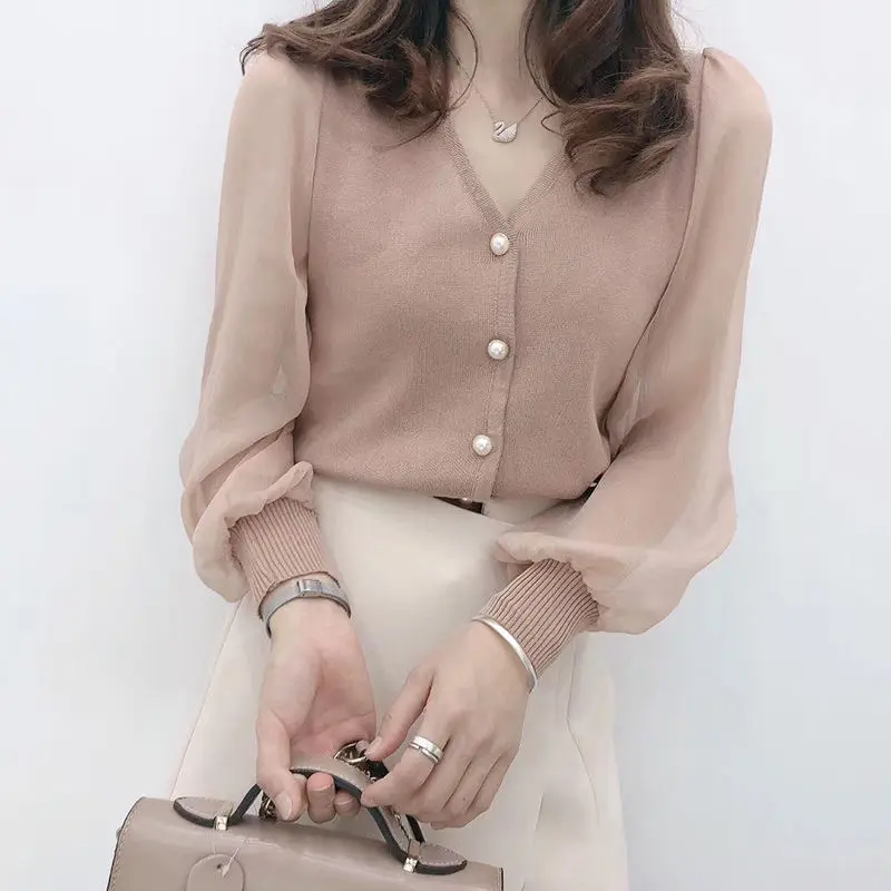 Women 2021 Spring New Long Sleeve Button Chiffon Blouses Female Fashion V-neck Solid Color Shirts Ladies Loose Casual Tops X57
Women 2021 Spring New Long Sleeve Button Chiffon Blouses Female Fashion V-neck Solid Color Shirts Ladies Loose Casual Tops X57