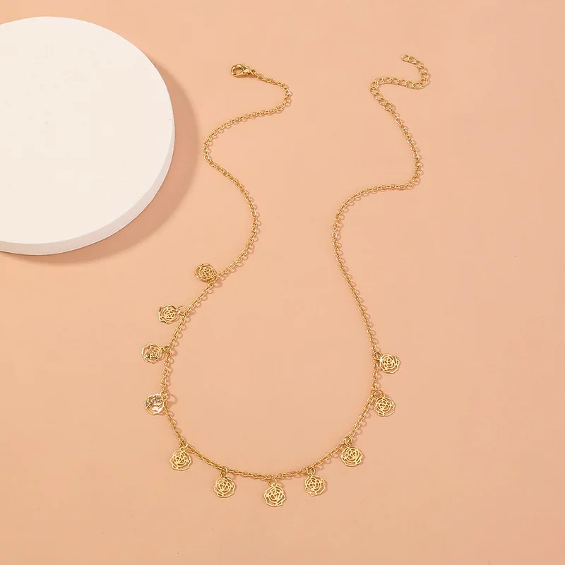 Handmade Gold Hollow Rose Pendant Necklace for Women Minimalist Linked Small Circle Chain Flowers Chokers Necklaces Accessories
Handmade Gold Hollow Rose Pendant Necklace for Women Minimalist Linked Small Circle Chain Flowers Chokers Necklaces Accessories