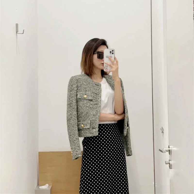 High Quality Women Wool Short Jackets Round Collar 4 Pockets Metal Buttons Knitted Woolen Coats Woman Spring Autumn Clothes
High Quality Women Wool Short Jackets Round Collar 4 Pockets Metal Buttons Knitted Woolen Coats Woman Spring Autumn Clothes