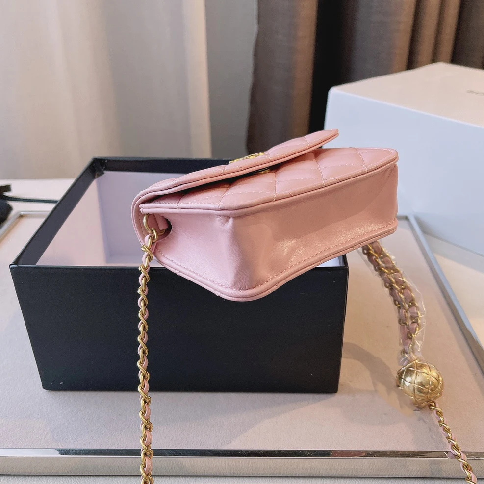 2021 New Multicolor Small Square Bag Luxury Designer Diamond Plaid Coin Purse Cute Crossbody Mini Wallet 
2021 New Multicolor Small Square Bag Luxury Designer Diamond Plaid Coin Purse Cute Crossbody Mini Wallet