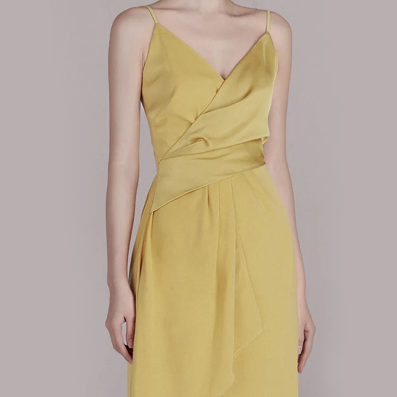 The New Sling V-neck Off-the-shoulder Ginger Yellow Dress Waist-opening Sexy Party Dress Long Skirt
The New Sling V-neck Off-the-shoulder Ginger Yellow Dress Waist-opening Sexy Party Dress Long Skirt