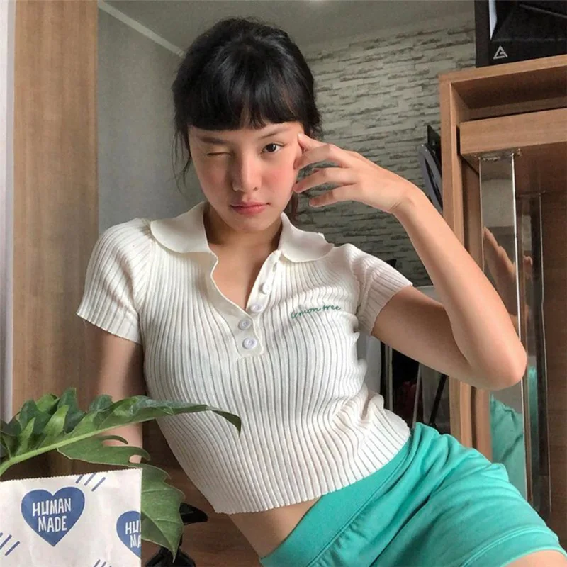 Slim T-Shirt Summer Women Casual Knitted Lapel Letter Embroidered Exposed Navel Street Tank Tops Fashion Female Sexy 2021
Slim T-Shirt Summer Women Casual Knitted Lapel Letter Embroidered Exposed Navel Street Tank Tops Fashion Female Sexy 2021