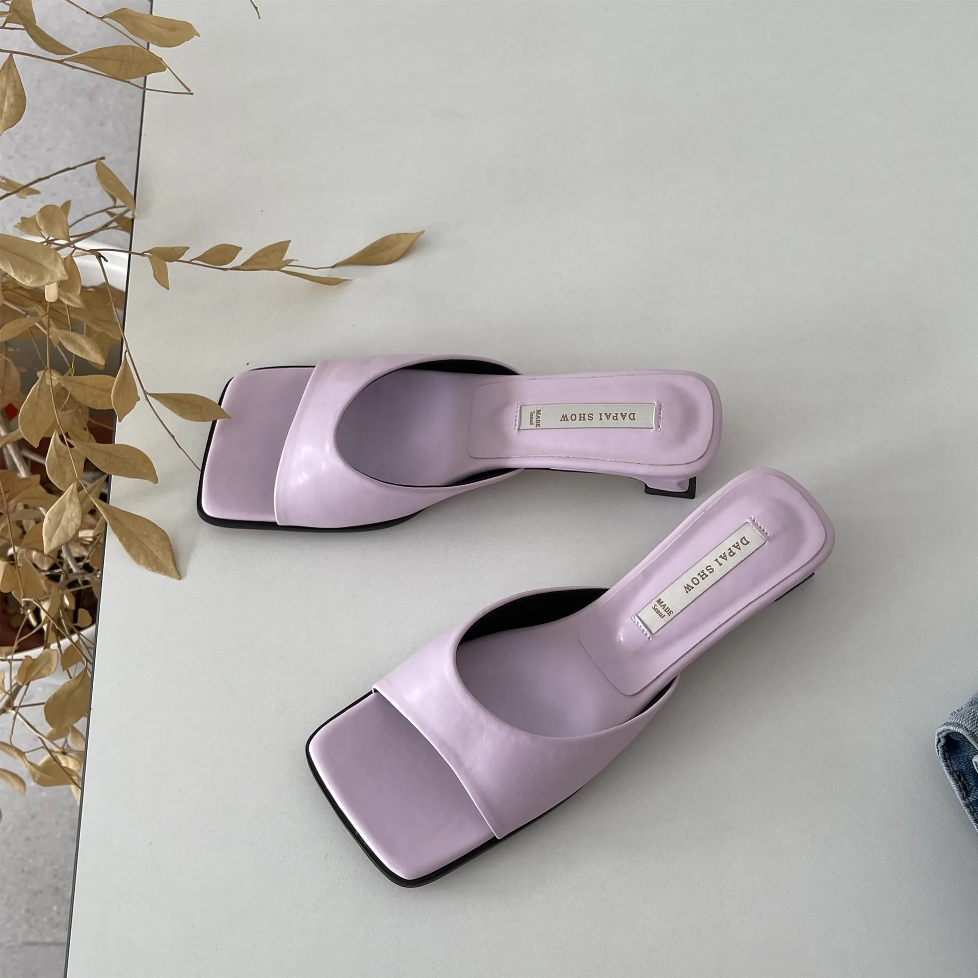 Shoes Womens Slippers Outdoor Luxury Slides Low Pantofle Designer 2021 Sexy Square heel Scandals Hoof Heels Fabric Rome Basic
Shoes Womens Slippers Outdoor Luxury Slides Low Pantofle Designer 2021 Sexy Square heel Scandals Hoof Heels Fabric Rome Basic