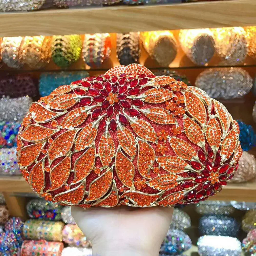 White Rhinestone Wedding Clutch Purse Fashion Gold Metal Crystal Clutches Luxury Ladies Diamond Prom Dinner Handbags Female Bag 
White Rhinestone Wedding Clutch Purse Fashion Gold Metal Crystal Clutches Luxury Ladies Diamond Prom Dinner Handbags Female Bag