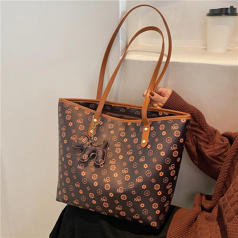 2021 винтажная роскошная дизайнерская сумка-тоут, Женская вместительная сумка-шоппер, женская сумка на плечо, женская сумка высокого качеств...
2021 винтажная роскошная дизайнерская сумка-тоут, Женская вместительная сумка-шоппер, женская сумка на плечо, женская сумка высокого качеств...