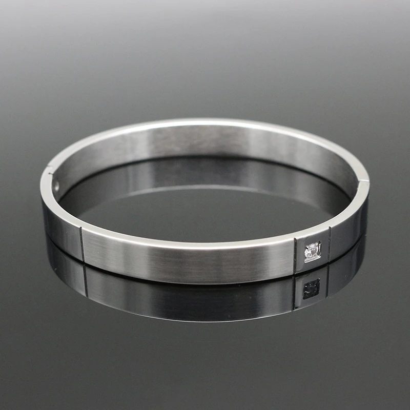 Top Quality Luxury 8MM Men Cuff Bracelet Stainless Steel Zircon Charm Bangle Bracelet For Men Simple Bracelet Fashion Jewelry
Top Quality Luxury 8MM Men Cuff Bracelet Stainless Steel Zircon Charm Bangle Bracelet For Men Simple Bracelet Fashion Jewelry