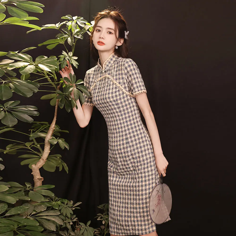 Classical Paild Female Cheongsam Short Slim Mandarin Collar Chinese Formal Party Dress Gown Traditional Vintage Button Qipao
Classical Paild Female Cheongsam Short Slim Mandarin Collar Chinese Formal Party Dress Gown Traditional Vintage Button Qipao