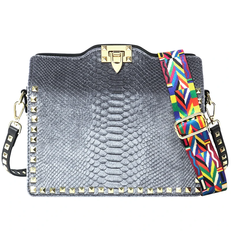 2021 New Velvet Satchels Wide Shoulder Strap Rivet Bag Crossbody Purses and Handbags Luxury Designer Bag for Women
2021 New Velvet Satchels Wide Shoulder Strap Rivet Bag Crossbody Purses and Handbags Luxury Designer Bag for Women