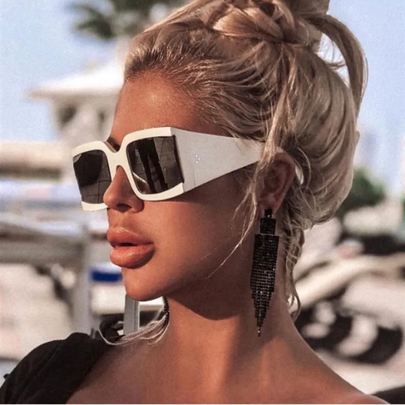 New Square Big Frame Luxury Vintage Female Sunglasses Fashion High-quality Classic Wild Personality Thick-leg Sun Glasses
New Square Big Frame Luxury Vintage Female Sunglasses Fashion High-quality Classic Wild Personality Thick-leg Sun Glasses