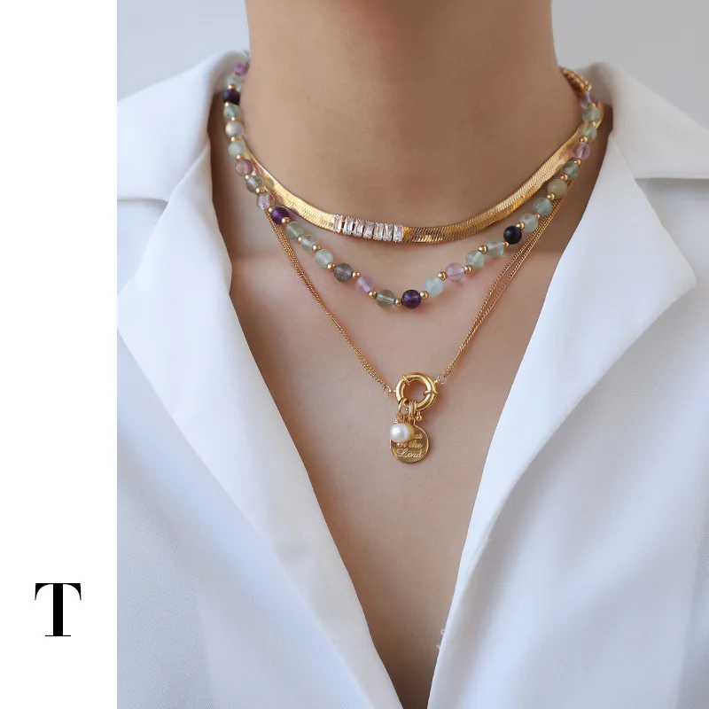 Женское короткое ожерелье из настоящего золота с латунным покрытием и натуральным камнем 
Женское короткое ожерелье из настоящего золота с латунным покрытием и натуральным камнем