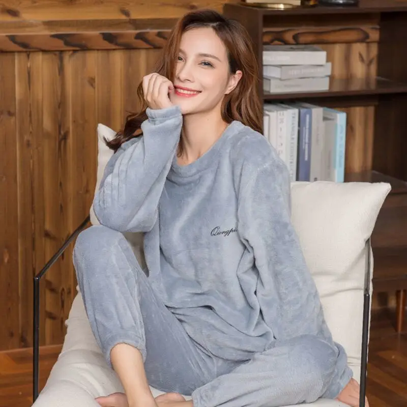 Coral velvet Autumn and winter pajamas women's long-sleeved fairy warm suit outer wear thick round neck ladies home service
Coral velvet Autumn and winter pajamas women's long-sleeved fairy warm suit outer wear thick round neck ladies home service
