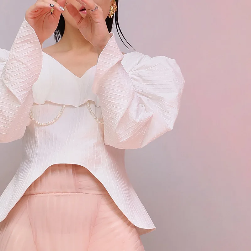 CHICEVER Patchwork Pearls Shirt Female V Neck Ruched Puff Sleeve Irregular Blouse Women 2020 Summer Fashion Korean Clothes New
CHICEVER Patchwork Pearls Shirt Female V Neck Ruched Puff Sleeve Irregular Blouse Women 2020 Summer Fashion Korean Clothes New