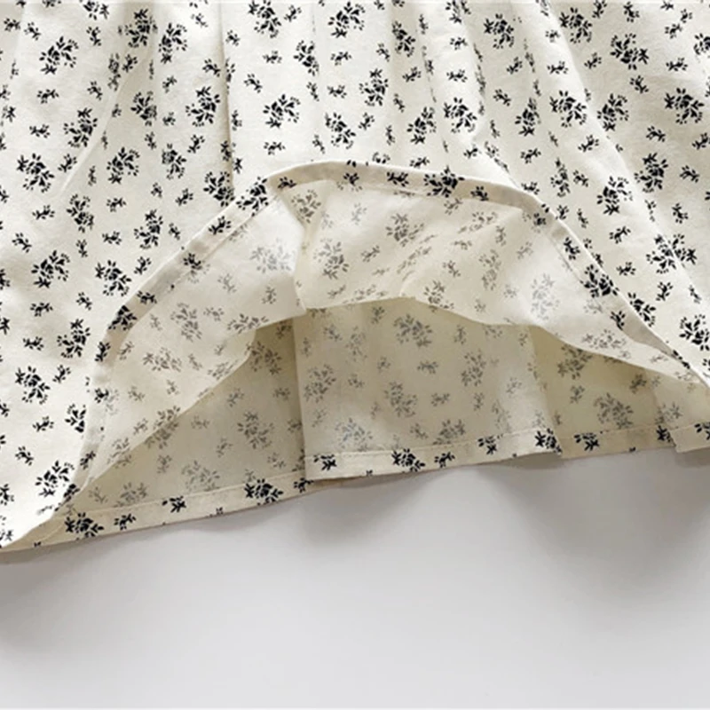 Casual Girls Shirt Korean Version of The New Female Baby Floral Shirt Sweet Children's Cotton Spring Autumn Fold Print T-Shirt
Casual Girls Shirt Korean Version of The New Female Baby Floral Shirt Sweet Children's Cotton Spring Autumn Fold Print T-Shirt