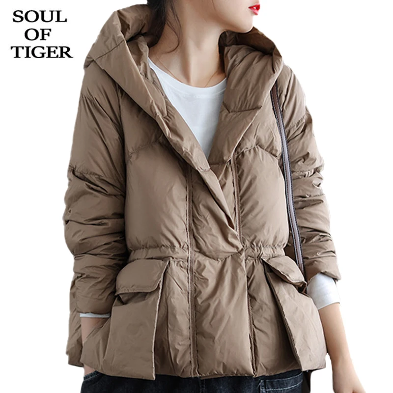 SOUL OF TIGER Winter 2021 New Korean Design Casual Duck Down Padded Womens Jacket Hooded Warm Female Coat Pockets Vintage Parkas
SOUL OF TIGER Winter 2021 New Korean Design Casual Duck Down Padded Womens Jacket Hooded Warm Female Coat Pockets Vintage Parkas