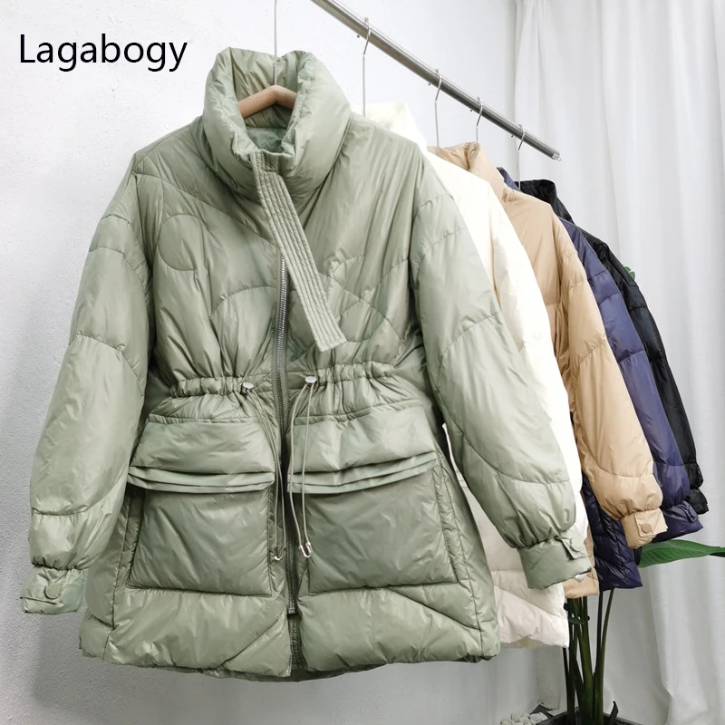 Lagabogy 2022 Winter Coat Women Ultra Light Long Sleeve Parkas Female 90% White Duck Down Jackets Loose Warm Pocket Snow Outwear
Lagabogy 2022 Winter Coat Women Ultra Light Long Sleeve Parkas Female 90% White Duck Down Jackets Loose Warm Pocket Snow Outwear