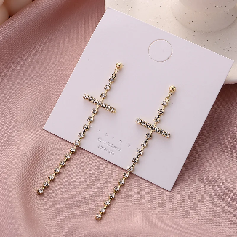 2021 Trend Jewelry Korean Fashion Summer Fall Cross Earrings for Women Long Stud Clip on Earrings Without Ear Hole Gift Jewelry
2021 Trend Jewelry Korean Fashion Summer Fall Cross Earrings for Women Long Stud Clip on Earrings Without Ear Hole Gift Jewelry