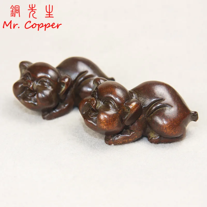 Статуэтка из твердой меди с милыми свиньями, украшение для приношения богатства, статуэтка тяжелого зодиака с животными, домашнее украшени...
Статуэтка из твердой меди с милыми свиньями, украшение для приношения богатства, статуэтка тяжелого зодиака с животными, домашнее украшени...