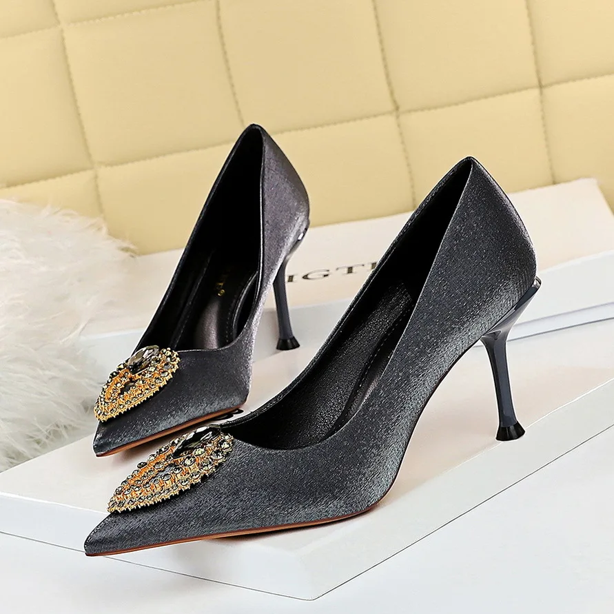 Женские туфли, новые модные привлекательные металлические декоративные остроносые туфли на высоком каблуке с мягкой подошвой, удобные нес... 
Женские туфли, новые модные привлекательные металлические декоративные остроносые туфли на высоком каблуке с мягкой подошвой, удобные нес...