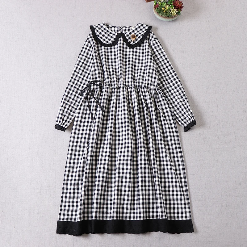 2021 new autumn Japanese style cotton line loosen peter pan collar lace white black plaid women mori girl dress
2021 new autumn Japanese style cotton line loosen peter pan collar lace white black plaid women mori girl dress