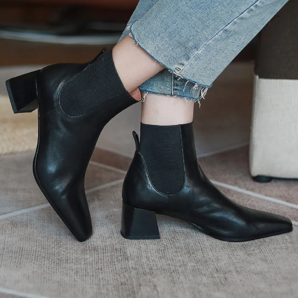 Women's cow leather elastic fabric patchwork slip-on thick med heel slip-on autumn ankle boots black slim elegant ladies shoes
Women's cow leather elastic fabric patchwork slip-on thick med heel slip-on autumn ankle boots black slim elegant ladies shoes