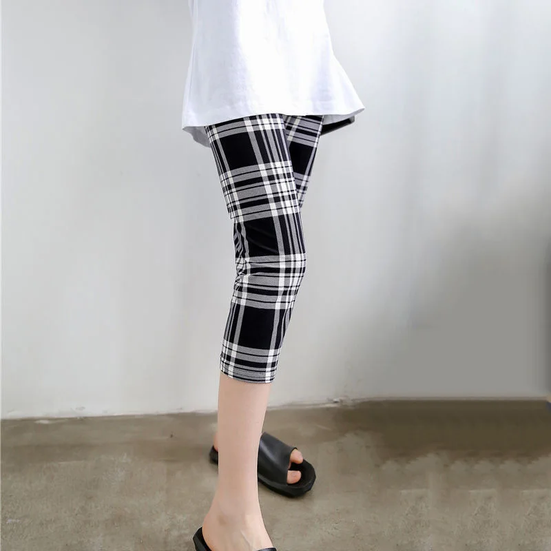 Plaid Leggings Lady Short Pants Sexy Female Fitness Leggins Women Summer Print Pencil Workout Pants Plus Size Trousers
Plaid Leggings Lady Short Pants Sexy Female Fitness Leggins Women Summer Print Pencil Workout Pants Plus Size Trousers
