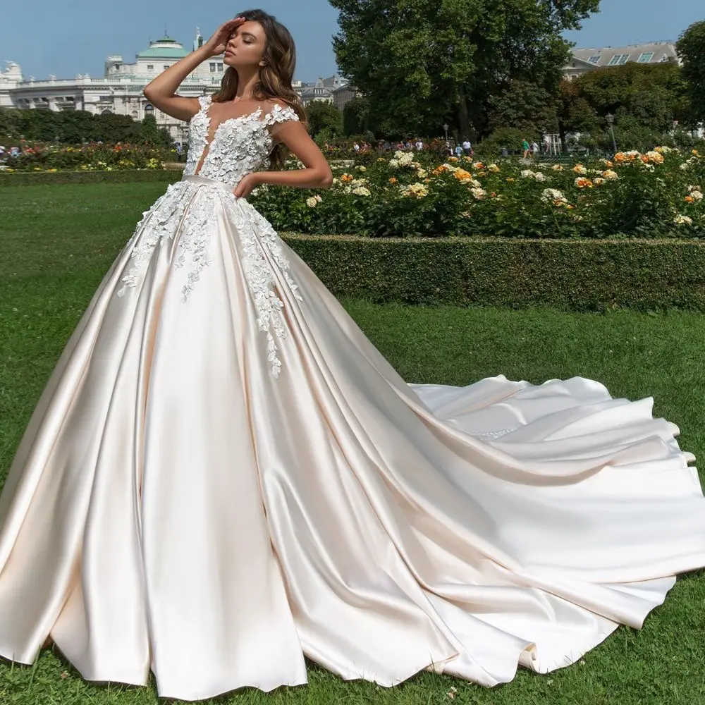 Sexy Applique Princess Ball Gown Lace Dress for Wedding Party Vintage Short Sleeve Satin Flowers Bridal Gown Vestido De Nnoiva
Sexy Applique Princess Ball Gown Lace Dress for Wedding Party Vintage Short Sleeve Satin Flowers Bridal Gown Vestido De Nnoiva