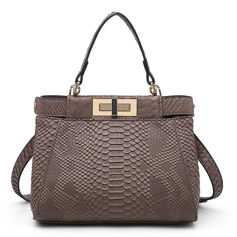 Luxury Brand Shoulder Bag for Women Fashion Designer Female Handbags Lady Snake CrossBody Bags Gold PU Leather Woman Bag
Luxury Brand Shoulder Bag for Women Fashion Designer Female Handbags Lady Snake CrossBody Bags Gold PU Leather Woman Bag