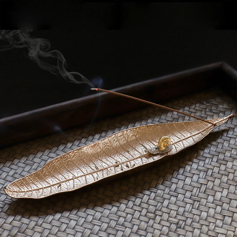 Aromatic Censer Alloy Gold Leaf Home Decor Incense Stick Holder Buddhist Aromatherapy Incense Censer Office Teahouse
Aromatic Censer Alloy Gold Leaf Home Decor Incense Stick Holder Buddhist Aromatherapy Incense Censer Office Teahouse