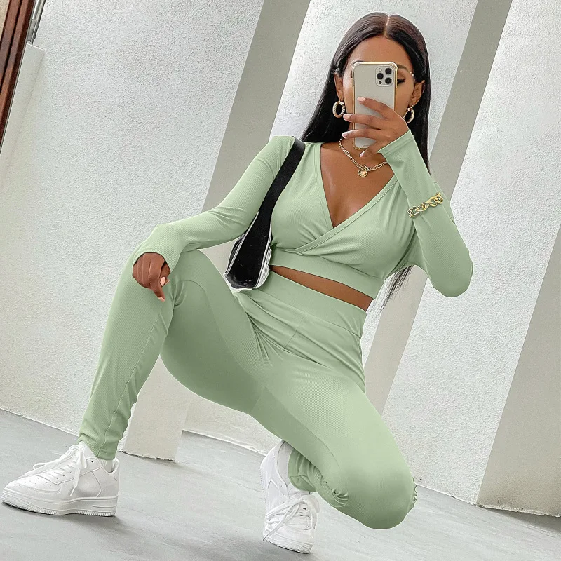 2021 New Casual Tight-fitting Sports Suit Women Autumn and Winter Long Sleeved V Neck Two Piece Set Women Solid Color
2021 New Casual Tight-fitting Sports Suit Women Autumn and Winter Long Sleeved V Neck Two Piece Set Women Solid Color