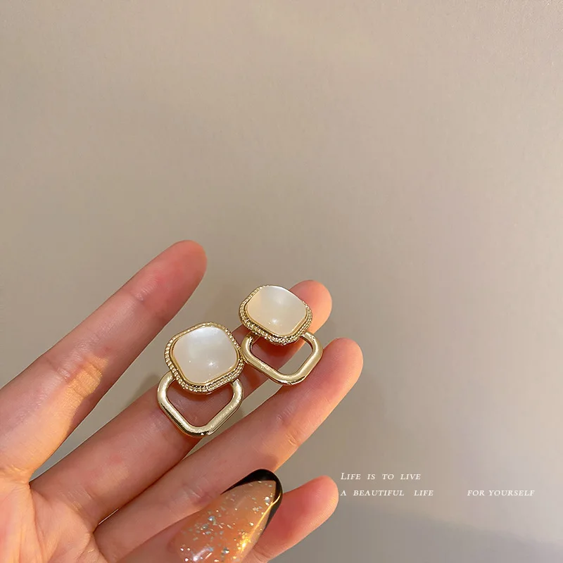 925 Silver Needle French Retro Opal Earrings Simple High Fashion Lady Style Temperament Geometric
925 Silver Needle French Retro Opal Earrings Simple High Fashion Lady Style Temperament Geometric