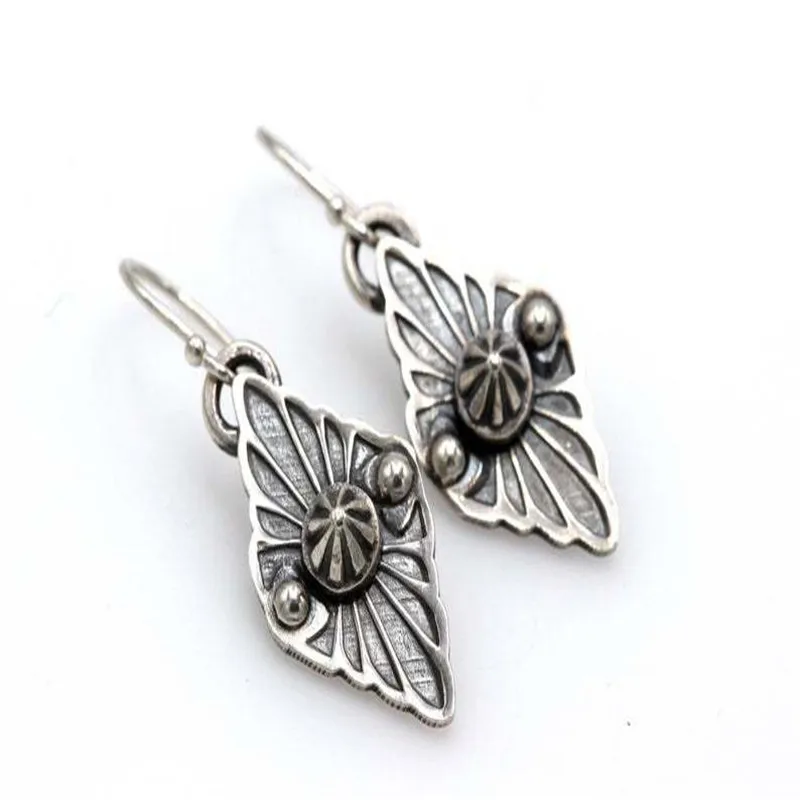 Large Southwest Earrings Antiquedsilver Boho Southwest Jewelry Flower Printed Southwestern Geometry Dangle Earrings 3.5*2cm
Large Southwest Earrings Antiquedsilver Boho Southwest Jewelry Flower Printed Southwestern Geometry Dangle Earrings 3.5*2cm