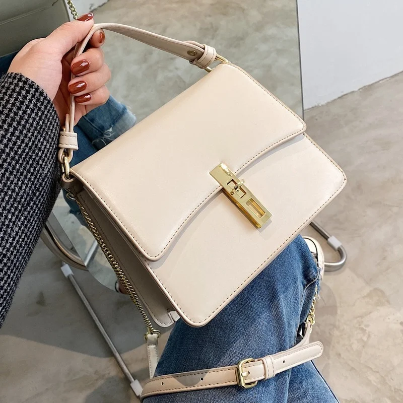 High Quality Ladies Portable Small Square Bag 2021 New Fashion Chain Messenger Bag Korean Version of The Net Red Shoulder Bag
High Quality Ladies Portable Small Square Bag 2021 New Fashion Chain Messenger Bag Korean Version of The Net Red Shoulder Bag