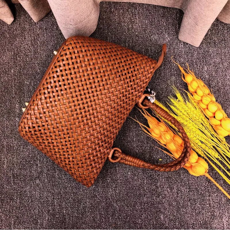 New High fashion handbag Genuine Leather Luxury Handbags Designer Handbags Women's famous brand Women Handbags Women Bag
New High fashion handbag Genuine Leather Luxury Handbags Designer Handbags Women's famous brand Women Handbags Women Bag
