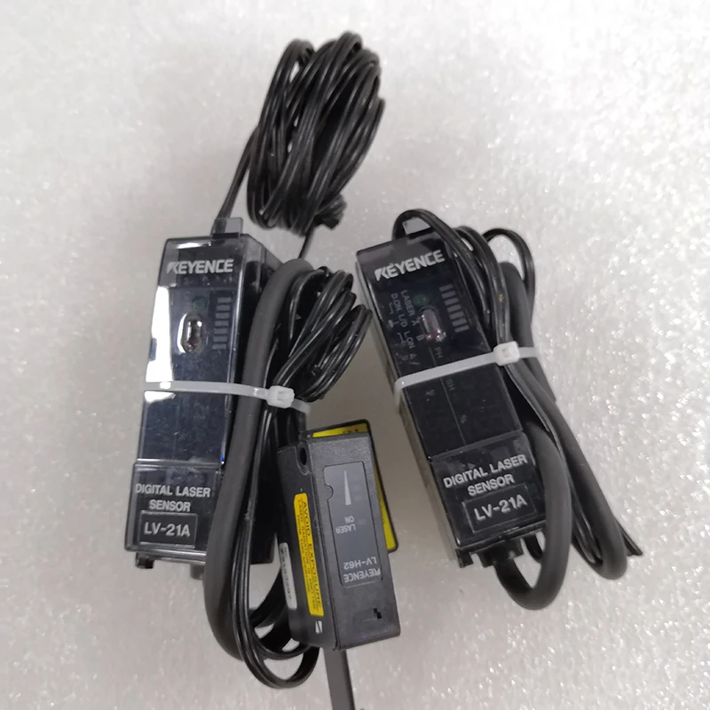 KEYENCE LV-21ALV-H62 Fiber amplifier (Quality guarantee and the price is negotiable)
KEYENCE LV-21ALV-H62 Fiber amplifier (Quality guarantee and the price is negotiable)