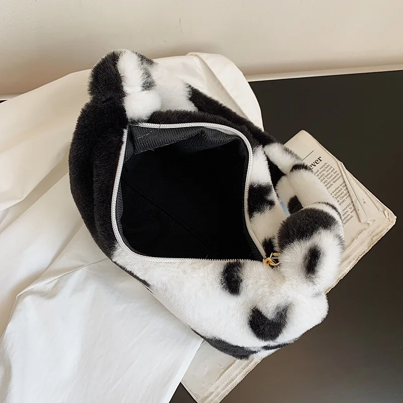 Fashion Leopard Print Plush Tote Bag Soft New Women Holiday Shoulder Handbag Elegant Female Holiday Portable Bags Sac Femme 2020
Fashion Leopard Print Plush Tote Bag Soft New Women Holiday Shoulder Handbag Elegant Female Holiday Portable Bags Sac Femme 2020