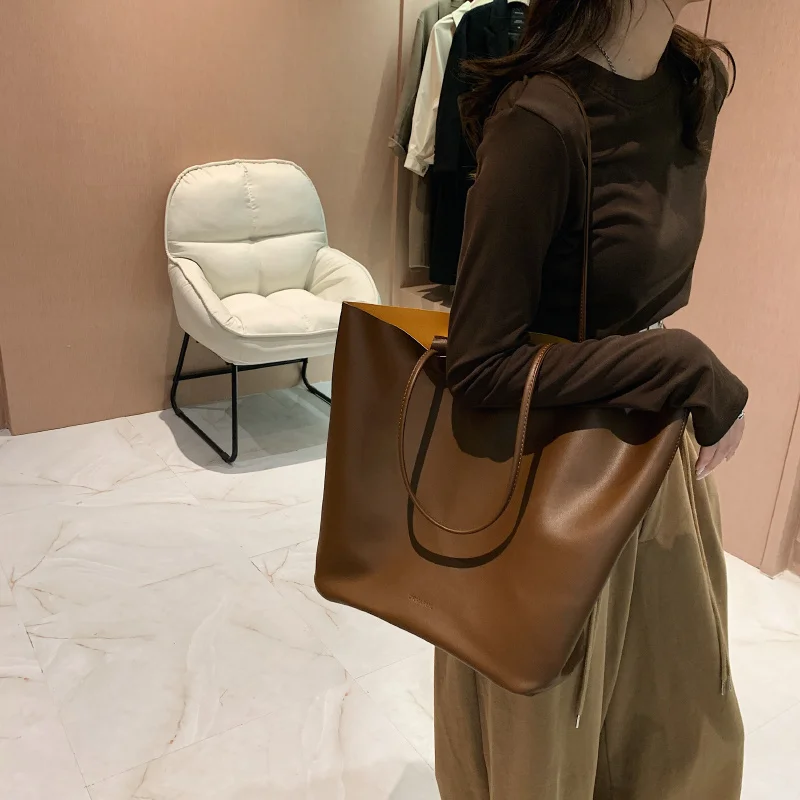Big Tote Bags 2021 Women's Brand Designer Female Shoulder Bag Soft Leather Handbag Ladies Large Solid Color Shopper Hand Bag Sac
Big Tote Bags 2021 Women's Brand Designer Female Shoulder Bag Soft Leather Handbag Ladies Large Solid Color Shopper Hand Bag Sac