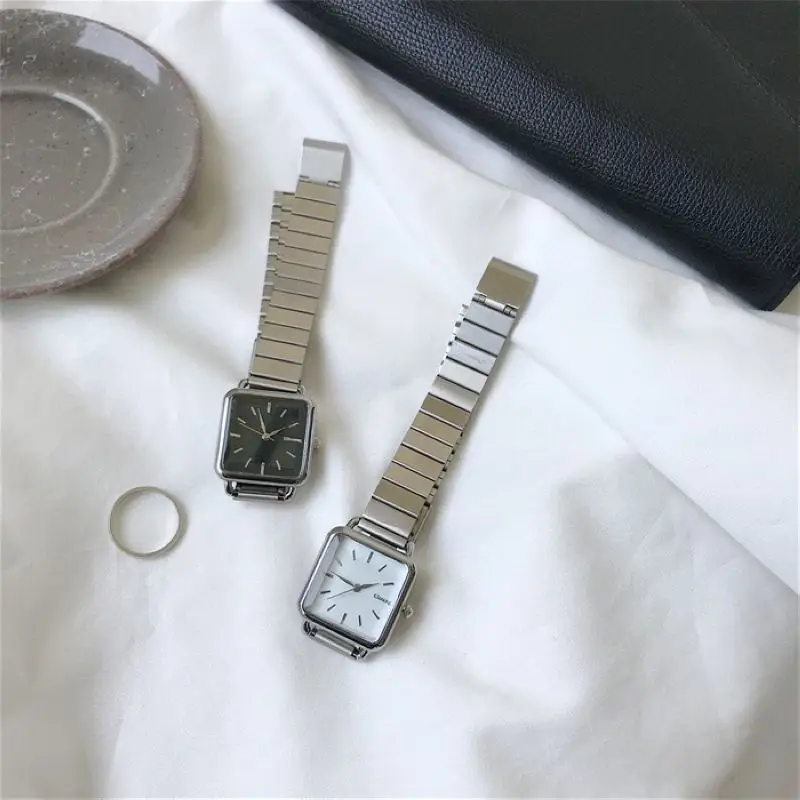 Fashion Creative Personality Art Retro Small Fresh Square Simple Steel Belt Female Small Square Watch Student Watch
Fashion Creative Personality Art Retro Small Fresh Square Simple Steel Belt Female Small Square Watch Student Watch